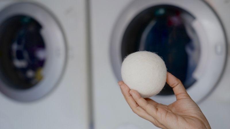 Bóng len giặt quần áo là gì? Liệu chúng có thật sự giúp làm mềm vải như những gì người ta vẫn thường nói?