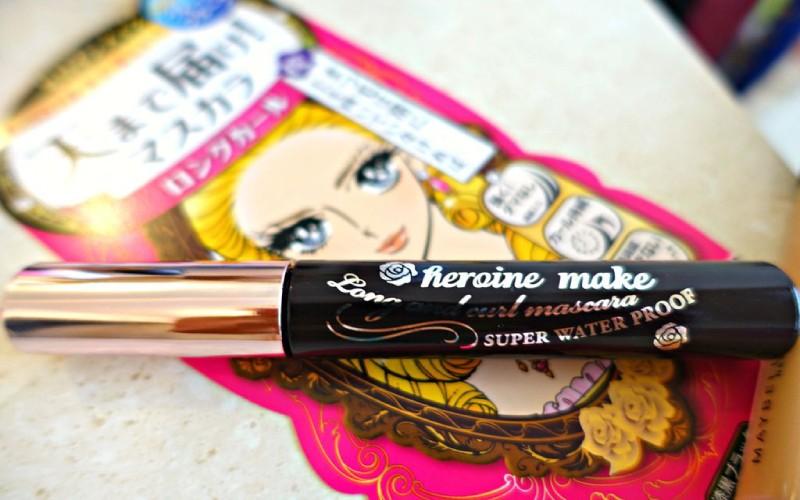 Giới thiệu bộ mascara Kissme Heroine, sản phẩm mang lại độ cong ấn tượng cho mi, đồng thời chống lem và trôi hiệu quả, giúp bạn tự tin suốt cả ngày.