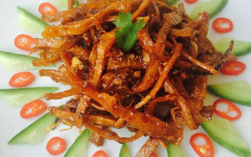 Khám phá công thức cá bò khô xào chua ngọt đậm đà, mang đến bữa cơm ngon miệng cho cả gia đình.