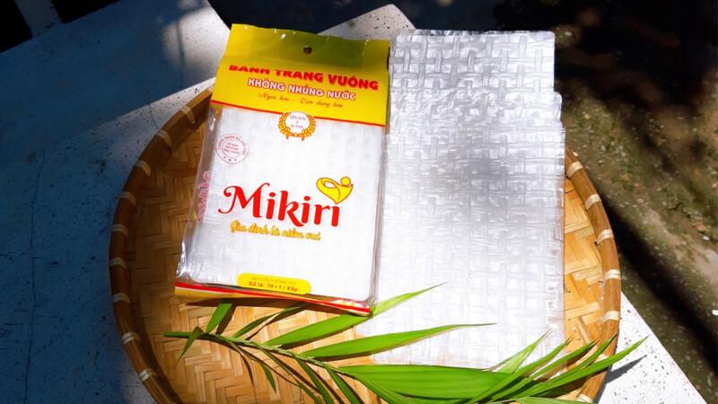 Nước cốt me Mikiri - Tinh chất nguyên chất từ những trái me tươi, mang đến hương vị đặc biệt, tựa như vị ngọt ngào của mùa hè.