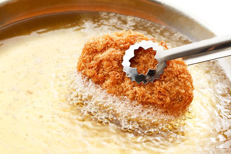 Sau lăn kim trị mụn, việc kiêng ăn gì để giúp da nhanh phục hồi và duy trì vẻ đẹp là câu hỏi không ít người thắc mắc. Dưới đây là một số thông tin hữu ích mà bạn không thể bỏ qua để đạt hiệu quả tốt nhất trong quá trình điều trị.