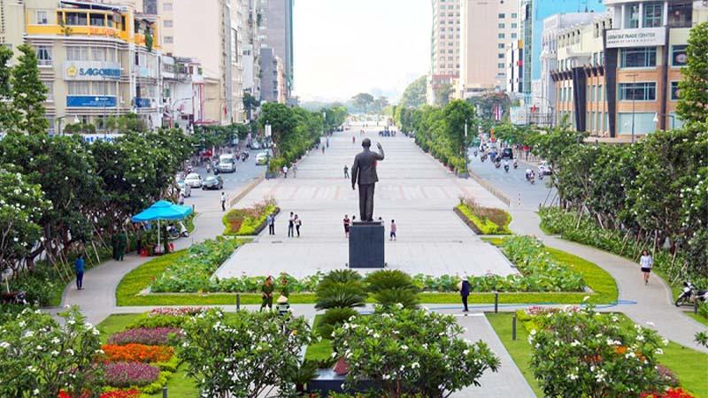 Khám phá 10 quán ăn gần phố đi bộ Nguyễn Huệ khiến bạn quên cả đường về