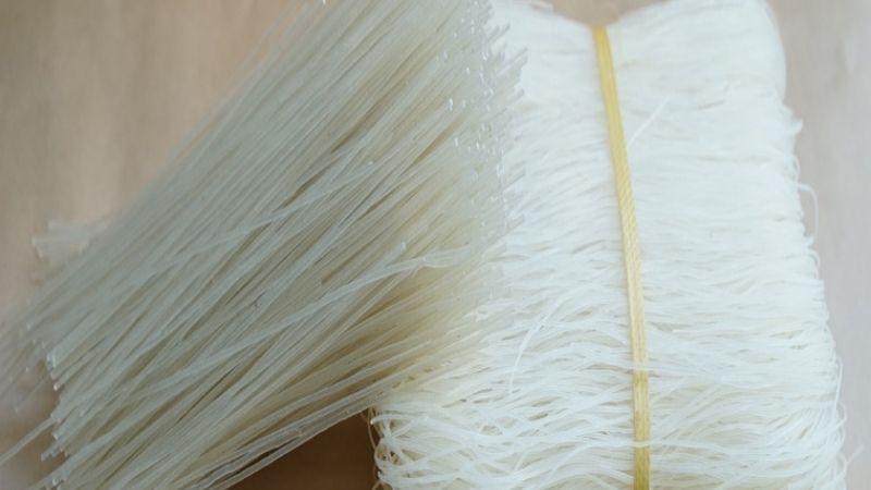 Bí quyết luộc hủ tiếu khô dai ngon, không dính