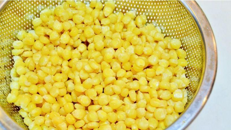 Khám phá 2 cách làm bánh bắp chiên thơm ngon không thể cưỡng lại