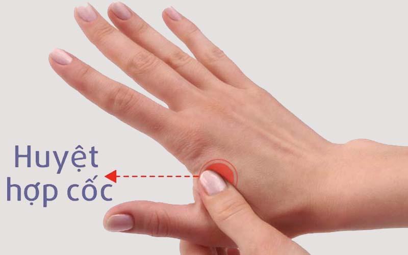 Huyệt hợp cốc là gì và tác dụng tuyệt vời khi bấm huyệt này trong việc cải thiện sức khỏe?