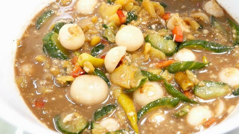 Hướng dẫn làm mắm dưa cà giòn ngon, đúng điệu miền Trung