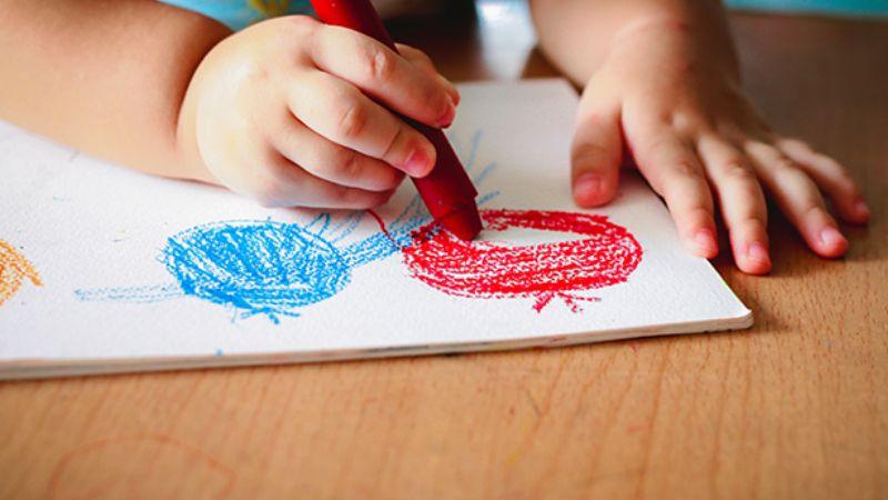 Khám phá 15 món quà ý nghĩa mừng bé tốt nghiệp mầm non