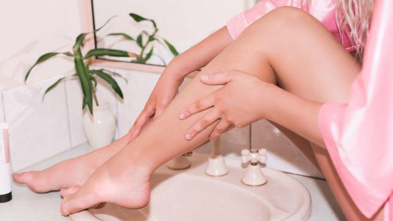 Cách sử dụng rau ngải cứu để tắm trắng, giúp da sáng mịn và bật tone nhanh chóng