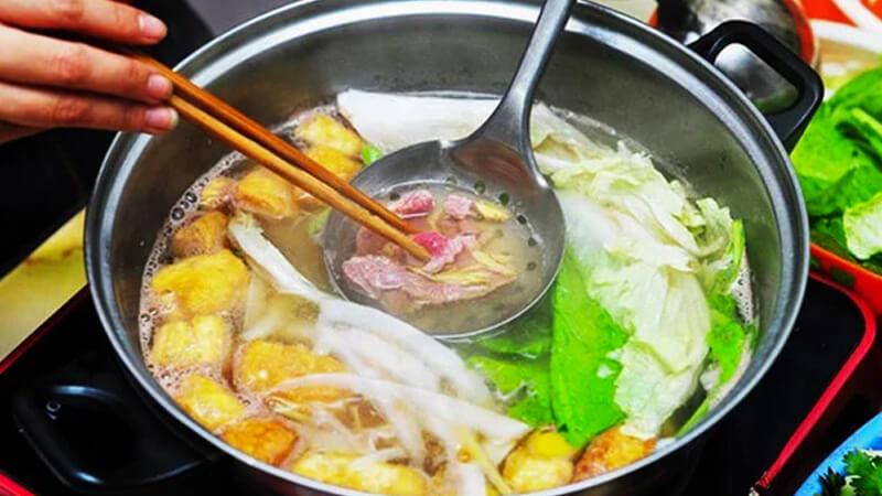 Khám phá công thức chế biến món bò nhúng giấm thơm ngon, đậm đà ngay tại gian bếp thân thuộc của bạn.