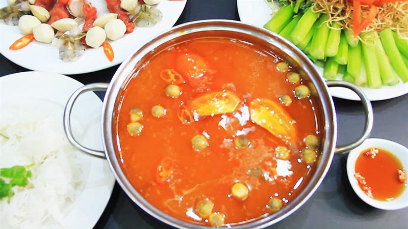 Khám phá 2 công thức nấu lẩu Thái đậm đà, thơm ngon như ngoài hàng ngay tại nhà bạn.