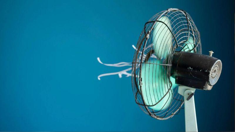 Với cái nắng oi ả của mùa hè, nếu bạn để quạt hoạt động suốt 24 giờ mỗi ngày, chi phí tiền điện sẽ ra sao?