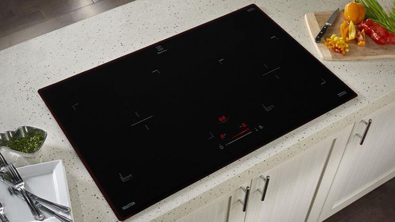 Nguyên nhân gây nứt kính bếp từ và cách khắc phục hiệu quả