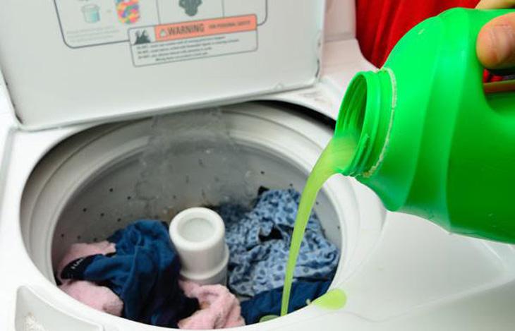 Nước giặt – Dù giá cao, nhưng lại tiết kiệm và hiệu quả vượt trội.