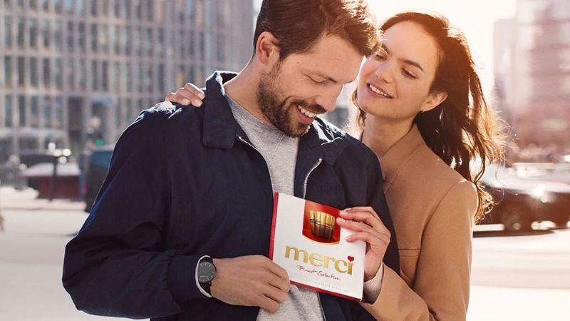 Merci Petits - dòng socola cao cấp với lớp kem mịn màng, nhập khẩu từ Đức, mang đến một trải nghiệm ngọt ngào đầy tinh tế.