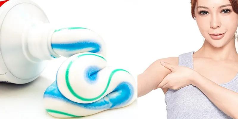 Kem đánh răng không chỉ giúp vệ sinh răng miệng mà còn có tác dụng trị hôi nách, một công dụng mà ít ai ngờ đến.
