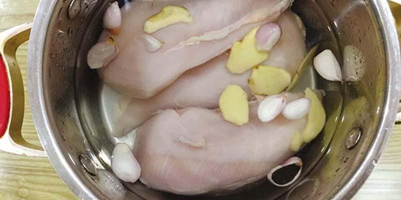 Mẹo khử mùi hôi cho 9 loại thịt, mang đến món ăn thơm ngon và hấp dẫn.