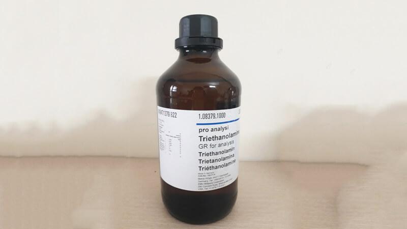 Triethanolamine là một chất hóa học quan trọng trong mỹ phẩm. Vậy Triethanolamine là gì và nó có tác dụng như thế nào đối với làn da? Cùng khám phá ngay!