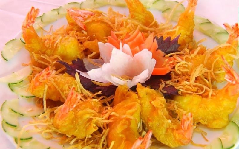 Hướng dẫn chế biến món tôm chiên hoàng bào giòn rụm, bắt mắt, khiến ai cũng phải mê mẩn. Món ăn này không chỉ đẹp mắt mà còn đậm đà hương vị, hoàn hảo cho mọi bữa tiệc hay bữa ăn gia đình.