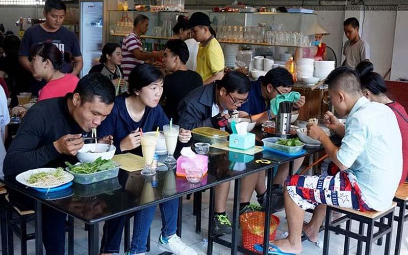 Khám phá 12 quán bún riêu quận 1 nổi bật mà bất kỳ tín đồ ẩm thực nào cũng phải thử