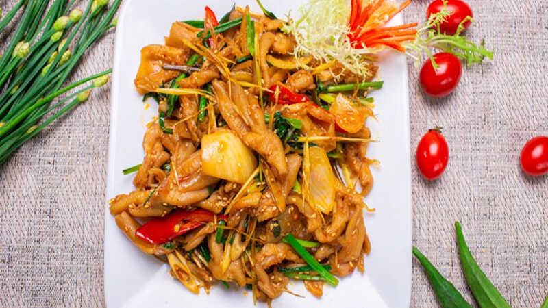Khám phá cách làm món chân vịt rút xương xào sả ớt, mang đến hương vị thơm ngon và cay nồng đặc trưng, khiến bạn không thể cưỡng lại.