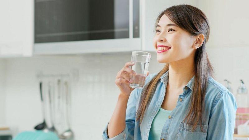 Người bị viêm thanh quản nên lựa chọn thực phẩm gì và nên tránh những món nào để bảo vệ sức khỏe?
