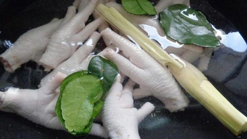 Cách chế biến và rút xương chân gà để tạo nên các món ăn thơm ngon