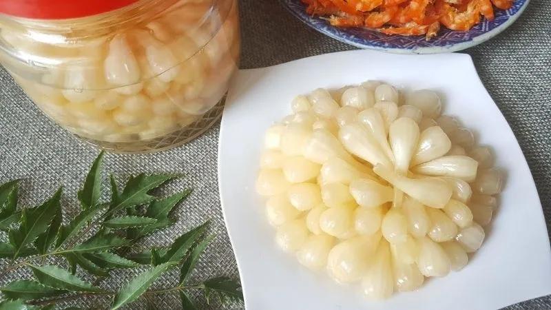 Cách làm củ kiệu chua ngọt trắng tinh, giòn rụm, ăn mãi không ngán trong ngày Tết