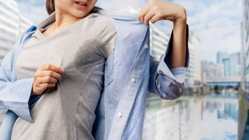 Lựa chọn giữa lăn khử mùi và xịt khử mùi: Cái nào tối ưu hơn?
