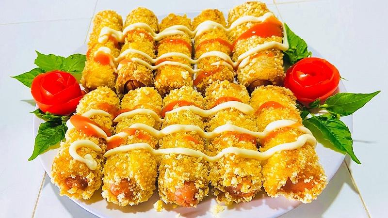 Khám phá hai công thức làm bánh mì sandwich cuộn xúc xích và phô mai đơn giản nhưng ngon miệng cho bữa sáng đầy đủ năng lượng.