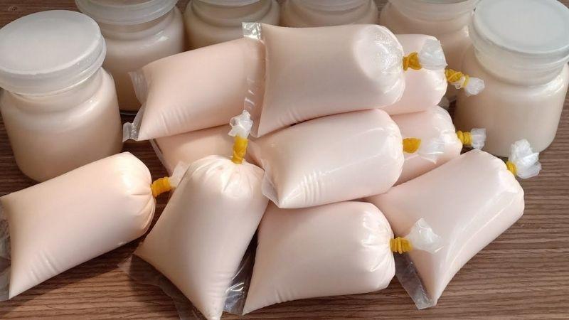 Công thức làm kem dâu tây túi ngọt ngào, mát lạnh và cực kỳ dễ thực hiện