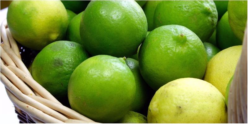 Mẹo làm sạch quần áo bị dính màu