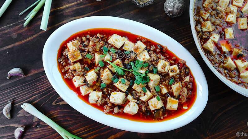 Khám phá 8 món ăn Tứ Xuyên với hương vị cay tê đầu lưỡi, là lựa chọn không thể thiếu cho những tín đồ ẩm thực đam mê thử thách khẩu vị.
