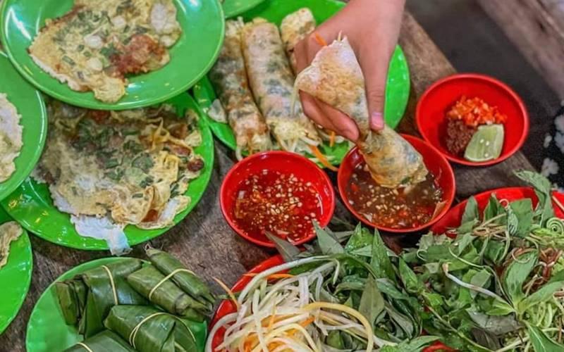 Khám phá 7 quán bánh ép ngon tại Huế mà bạn nhất định phải ghé thăm trong chuyến du lịch của mình