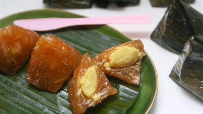 Khám phá 2 cách làm bánh ú tro (bánh gio) Tết Đoan Ngọ tại nhà với sự đơn giản nhưng không kém phần hấp dẫn.