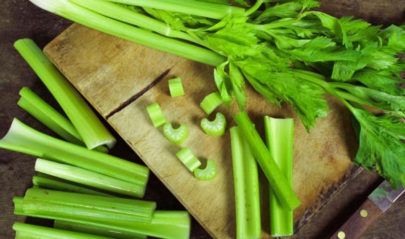 Khám phá 20 lợi ích tuyệt vời của nước ép cần tây và những tác hại cần lưu ý khi sử dụng
