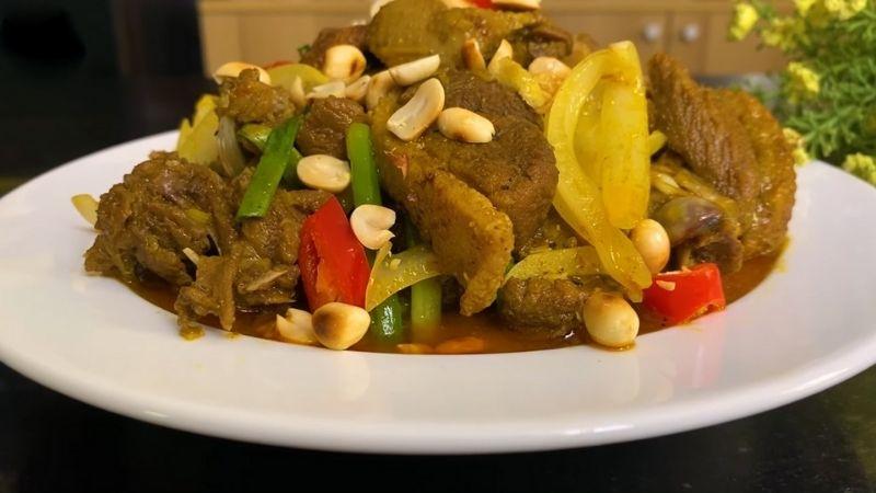 Hướng dẫn làm món vịt xào lăn với thịt mềm, không mùi hôi và bánh mì chấm tuyệt vời, ngon khó cưỡng.