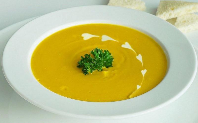 Hướng dẫn cách chế biến súp bí đỏ kem tươi thơm ngon, chuẩn vị Âu tại nhà