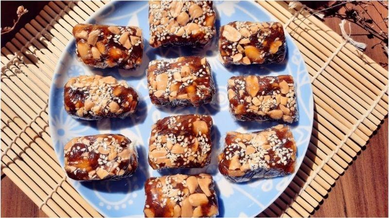 Khám phá cách làm kẹo chuối đậu phộng dẻo ngon, đơn giản mà hấp dẫn cho ngày Tết