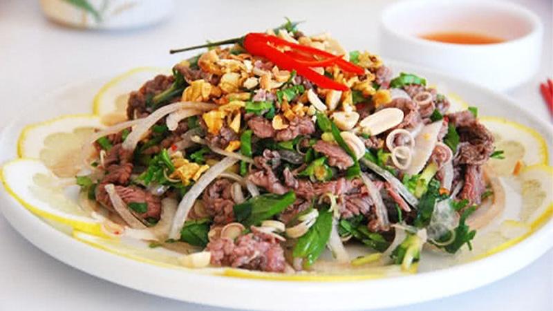 Khám phá cách chế biến bò sốt me mềm mại, thấm đẫm hương vị mà không bị dai.