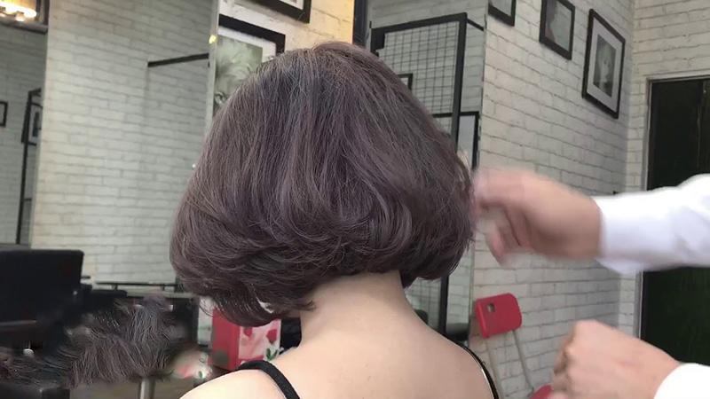 Tóc nhuộm màu nâu sương mù mang đến một vẻ đẹp đầy quyến rũ và bí ẩn. Cùng khám phá 10 lựa chọn tóc nâu sương mù đẹp nhất và đang được yêu thích trong giới trẻ hiện nay.