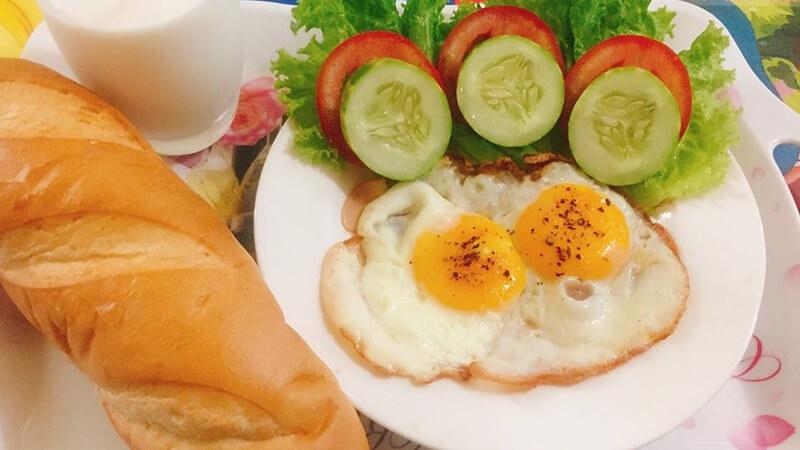 Khám phá 12 món ăn sáng đơn giản, nhanh chóng nhưng đầy đủ dinh dưỡng cho một buổi sáng bận rộn.