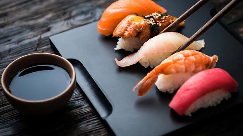 Bà bầu có nên ăn cá hồi không?