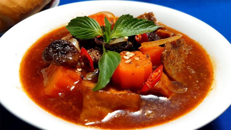 Khám phá cách nấu bò kho chay đầy hương vị, đậm đà, màu sắc hấp dẫn và dễ dàng thực hiện ngay tại nhà.