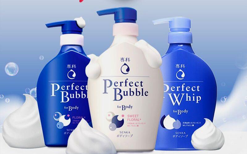 Khám phá sữa tắm Senka Perfect Bubble for Body với hương hoa hồng ngọt ngào và đinh hương quyến rũ, mang đến cho bạn làn da mềm mượt và cảm giác thư giãn tuyệt vời.
