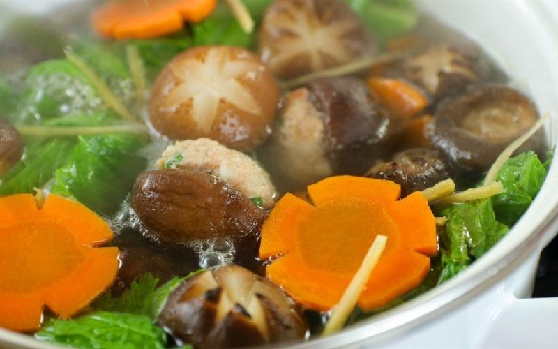 Hướng dẫn cách nấu canh mọc nấm hương thơm ngon, đầy đủ dưỡng chất, mang đến nguồn năng lượng dồi dào cho ngày đầu tuần.
