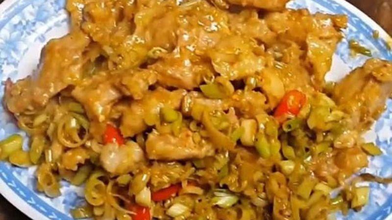 Khám phá ngay cách chế biến nầm lợn xào sả ớt giòn rụm, cay nồng và thơm lừng, món ăn này chắc chắn sẽ khiến bữa cơm của bạn thêm phần hấp dẫn.