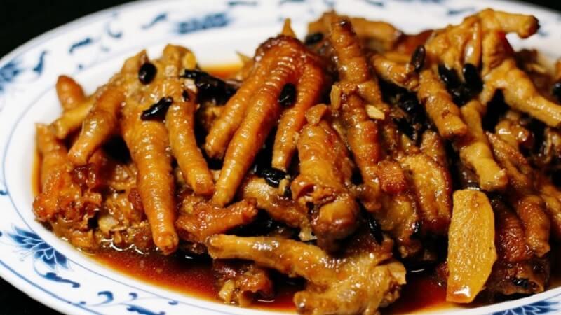 Khám phá cách chế biến chân gà tàu xì đậm đà hương vị đặc trưng của ẩm thực người Hoa.
