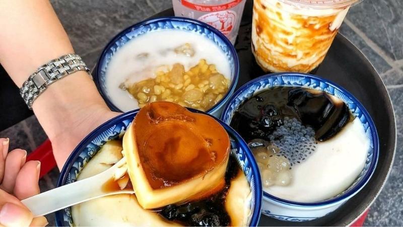 Top 10 quán tào phớ nổi tiếng tại Hà Nội, nơi bạn có thể thưởng thức món tào phớ thơm ngon, đậm đà hương vị khiến ai cũng phải mê mẩn.