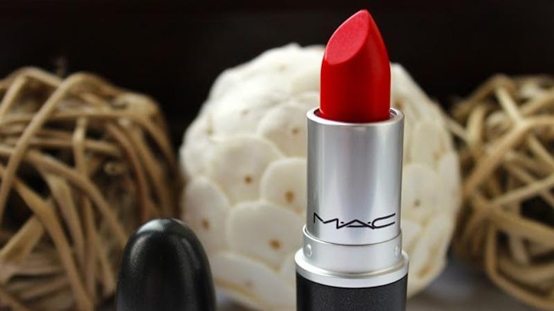 Top 10 thỏi son đỏ cam đẹp nhất hiện nay là gì? Khám phá ngay những sản phẩm được ưa chuộng nhất trong dòng son đỏ cam.