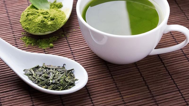 Liệu trà xanh có thực sự giúp giảm cân? Đây là câu hỏi được nhiều người quan tâm. Trà xanh có khả năng hỗ trợ giảm cân hiệu quả, nhưng nếu sử dụng không đúng cách, bạn có thể gặp phải những tác dụng phụ không mong muốn. Cùng khám phá cách sử dụng trà xanh đúng phương pháp để đạt được kết quả tốt nhất.